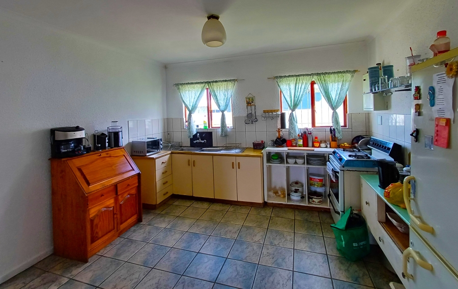 6 Bedroom Property for Sale in Kleinmond Western Cape